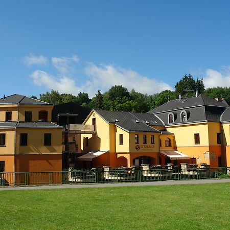 Hotel Strelnice Teplice nad Metují Exterior photo