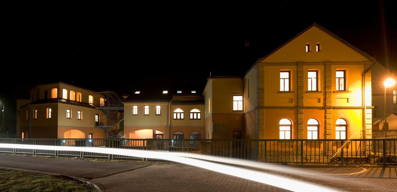 Hotel Strelnice Teplice nad Metují Exterior photo